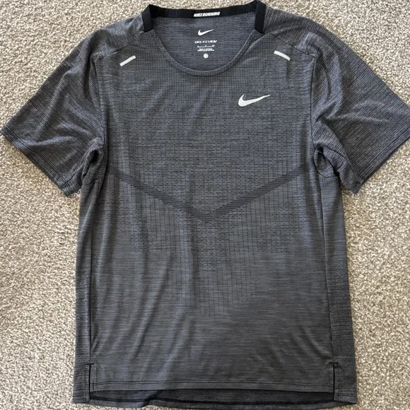 Nike Men's Dark Gray Short Sleeve Tee - Picture 1 of 1